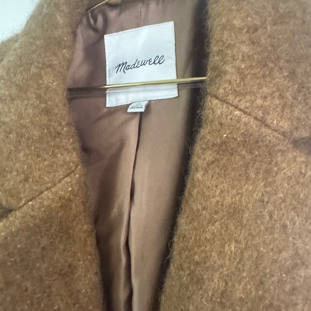 Cutest wool camel made well blazer - Picture 3 of 5